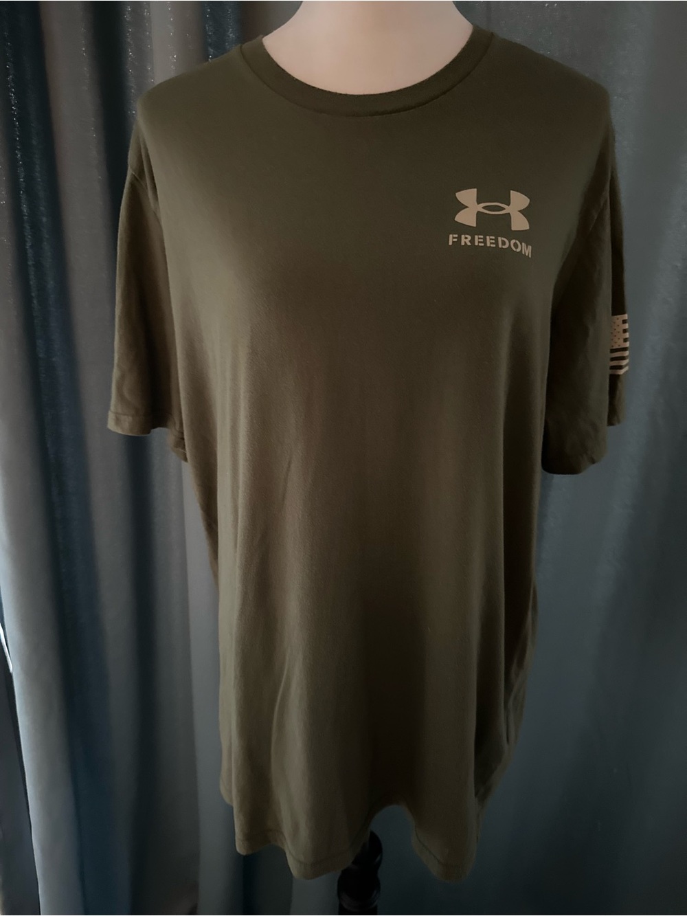 Under Armour Freedom Men’s XL T-Shirt Olive Green American Flag Loose Fit USA
